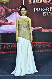 Ashika Ranganath at Gatha Vaibhava Prerelease 