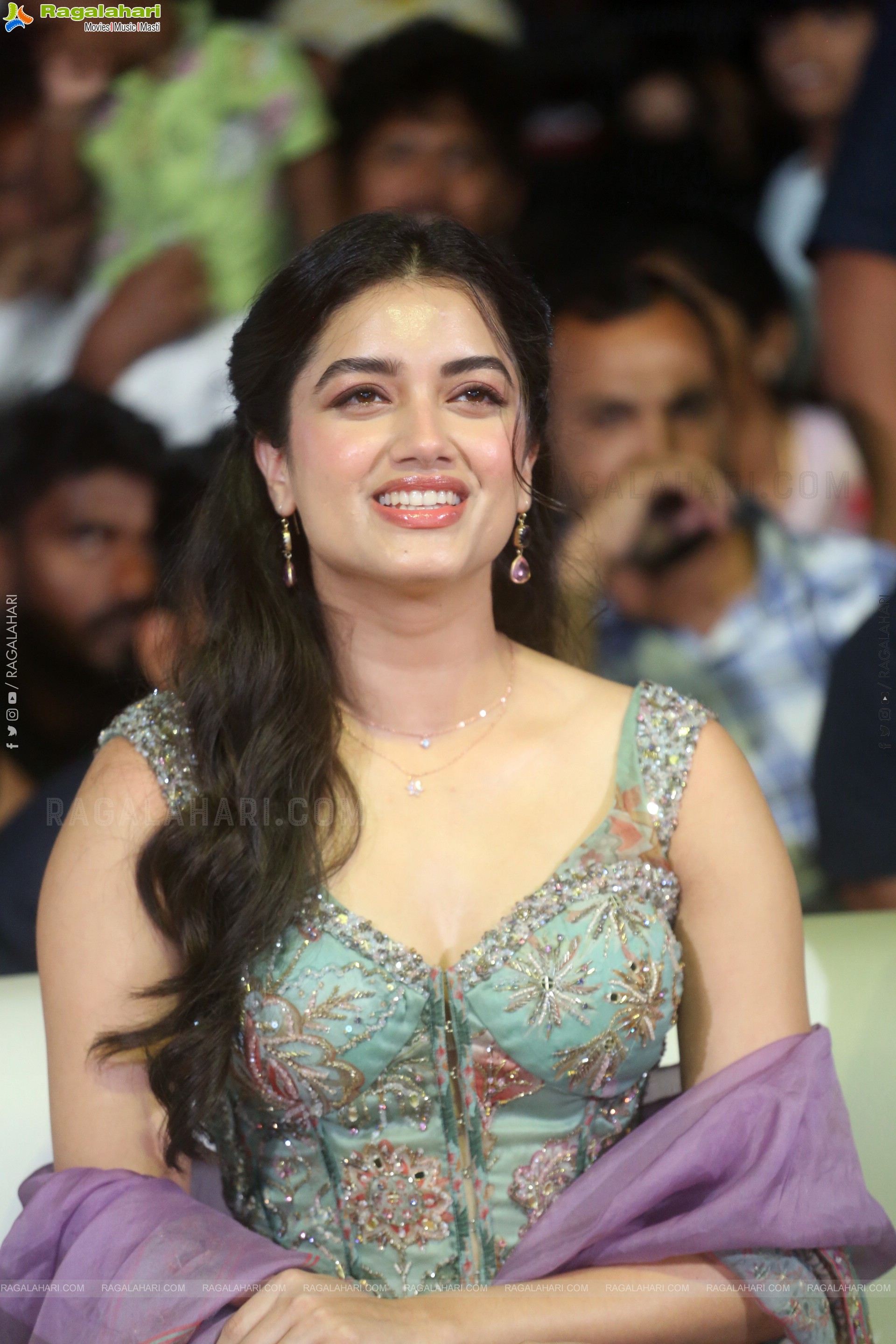 Bhagyashri Borse at Andhra King Taluka Trailer Launch, HD Gallery