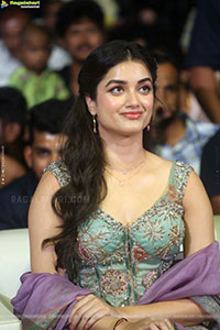 Bhagyashri Borse at Andhra King Taluka Trailer Launch