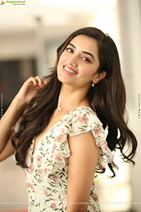 Bhagyashri Borse at Andhra King Taluka Interview, HD Gallery