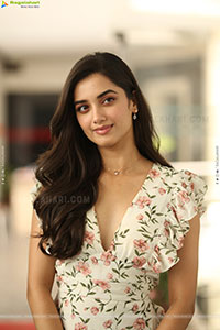 Bhagyashri Borse at Andhra King Taluka Interview, HD Gallery