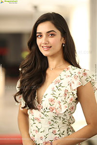 Bhagyashri Borse at Andhra King Taluka Interview, HD Gallery