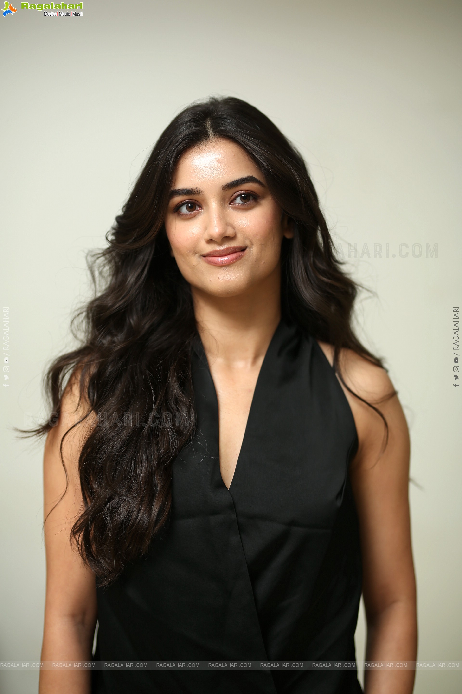 Bhagyashri Borse at Kaantha Success Meet, HD Gallery