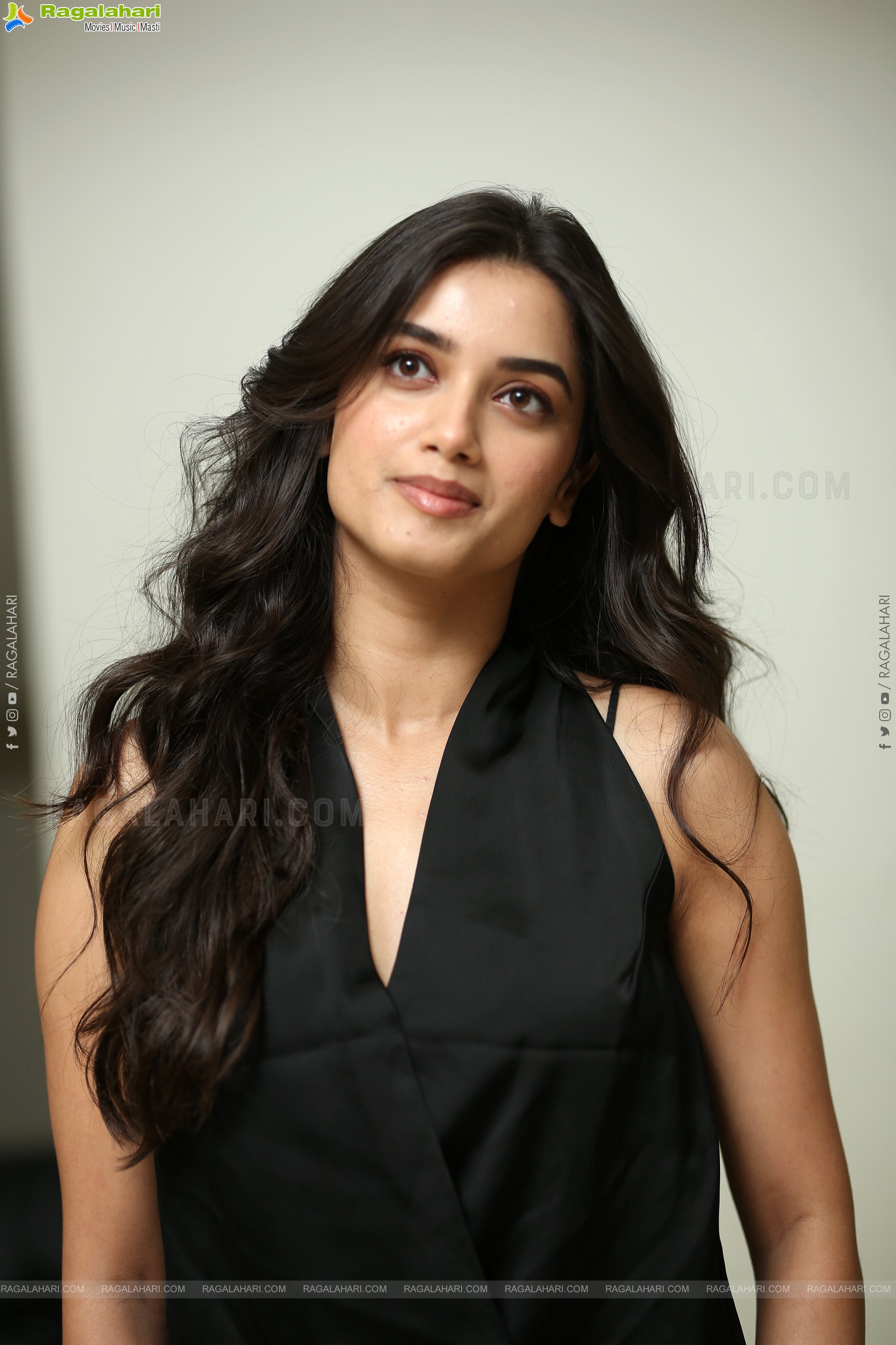 Bhagyashri Borse at Kaantha Success Meet, HD Gallery