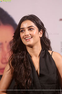 Bhagyashri Borse at Kaantha Success Meet, HD Gallery