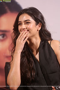 Bhagyashri Borse at Kaantha Success Meet, HD Gallery