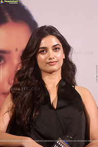 Bhagyashri Borse at Kaantha Success Meet, HD Gallery