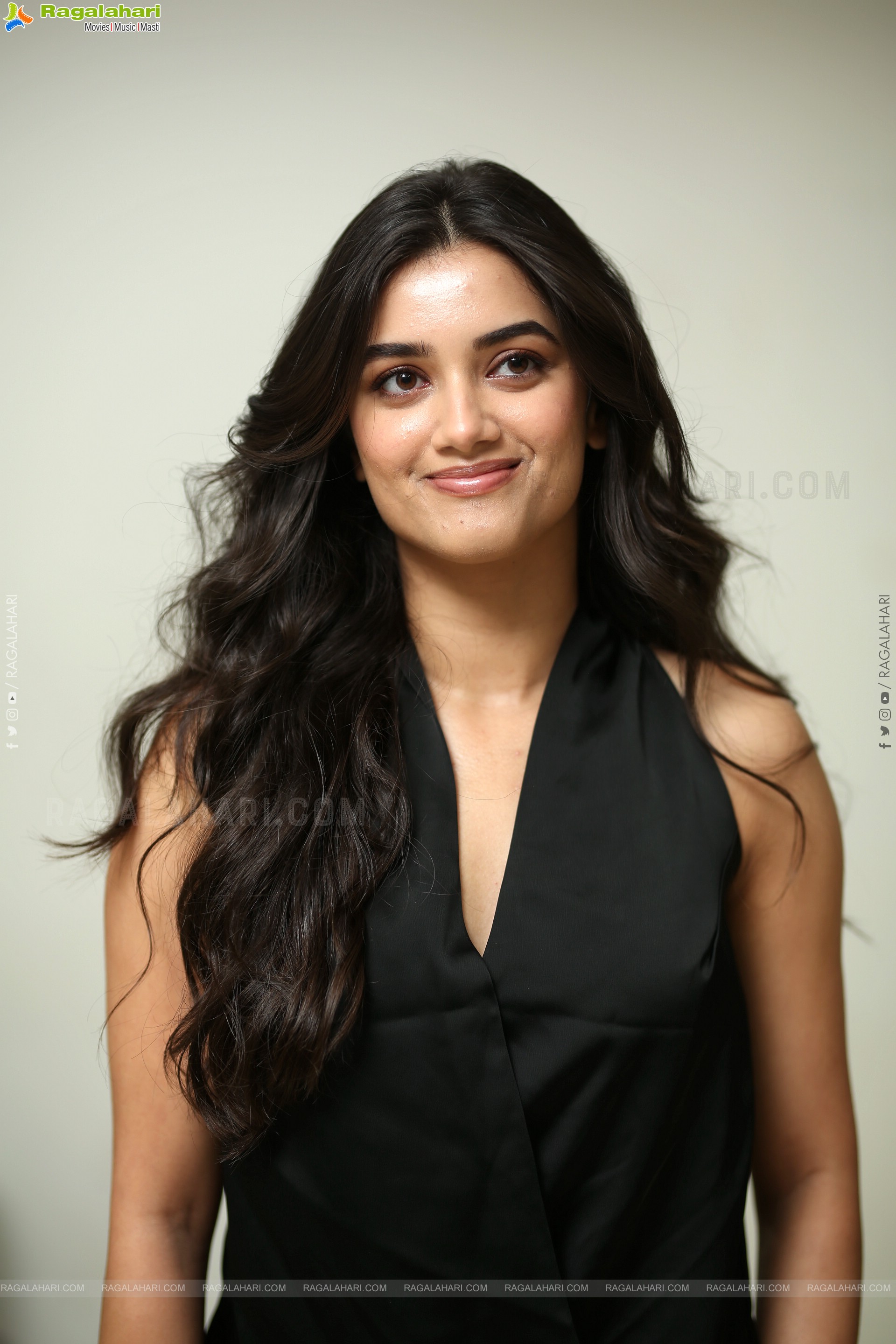 Bhagyashri Borse at Kaantha Success Meet, HD Gallery