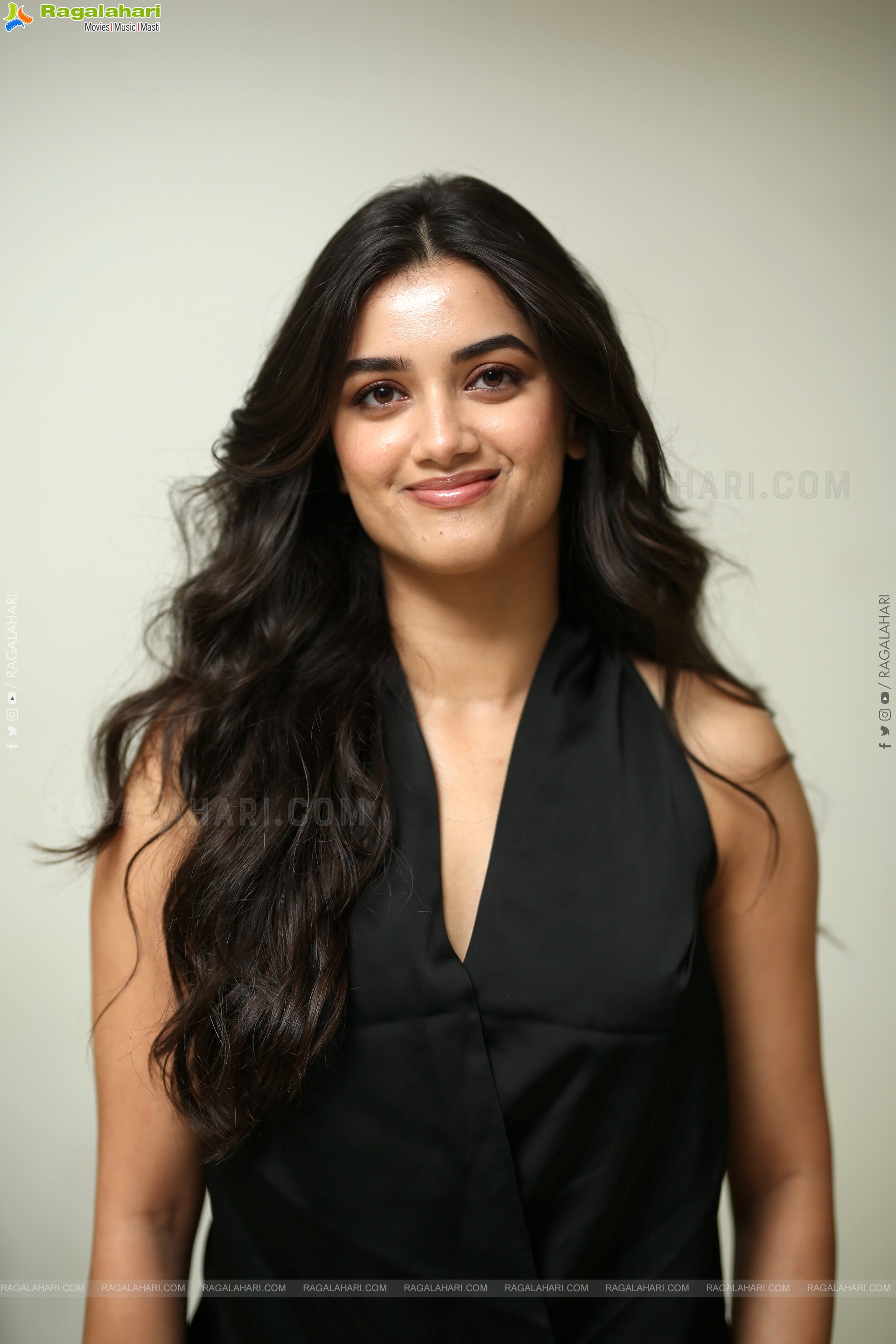 Bhagyashri Borse at Kaantha Success Meet, HD Gallery