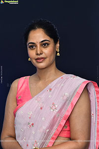 Bindu Madhavi at Dhandoraa Teaser Launch, HD Gallery