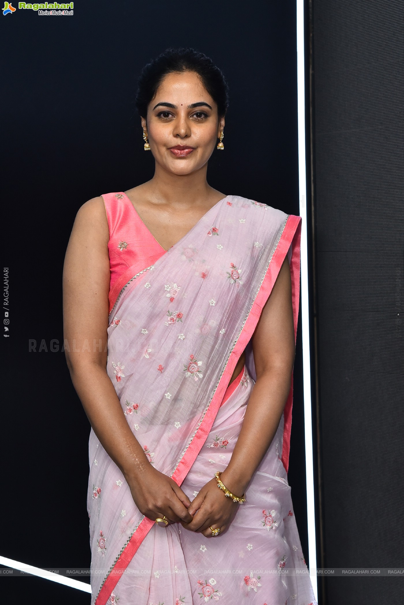 Bindu Madhavi at Dhandoraa Teaser Launch, HD Gallery