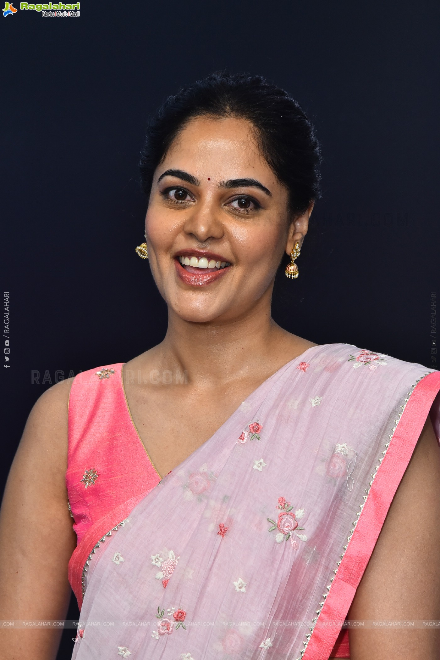 Bindu Madhavi at Dhandoraa Teaser Launch, HD Gallery