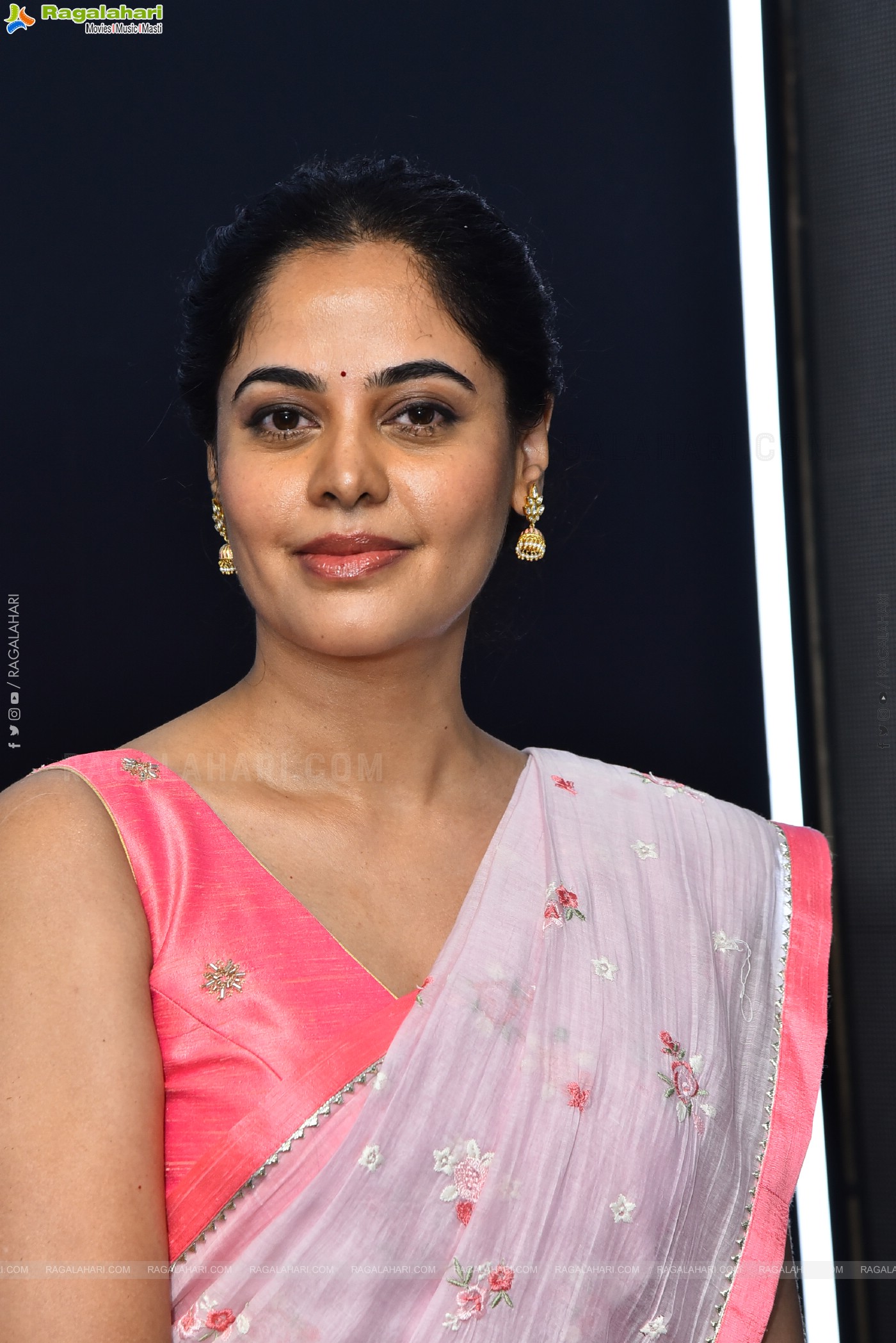 Bindu Madhavi at Dhandoraa Teaser Launch, HD Gallery