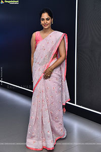 Bindu Madhavi at Dhandoraa Teaser Launch, HD Gallery