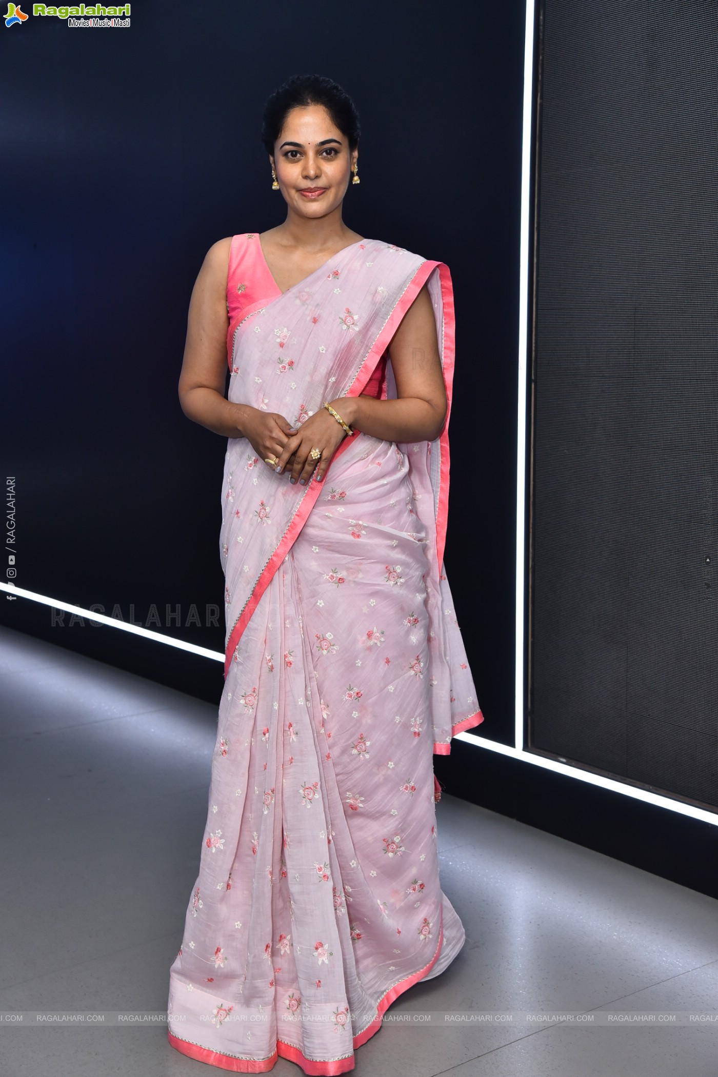 Bindu Madhavi at Dhandoraa Teaser Launch, HD Gallery