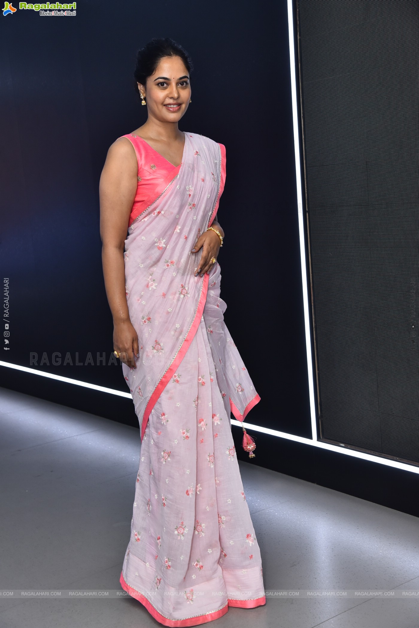 Bindu Madhavi at Dhandoraa Teaser Launch, HD Gallery