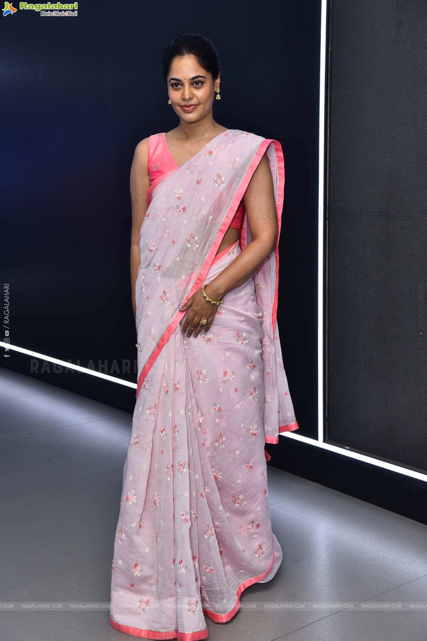 Bindu Madhavi at Dhandoraa Teaser Launch, HD Gallery