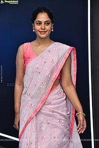 Bindu Madhavi at Dhandoraa Teaser Launch, HD Gallery