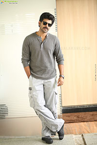 Dheekshith Shetty at The Girlfriend Interview, HD Gallery