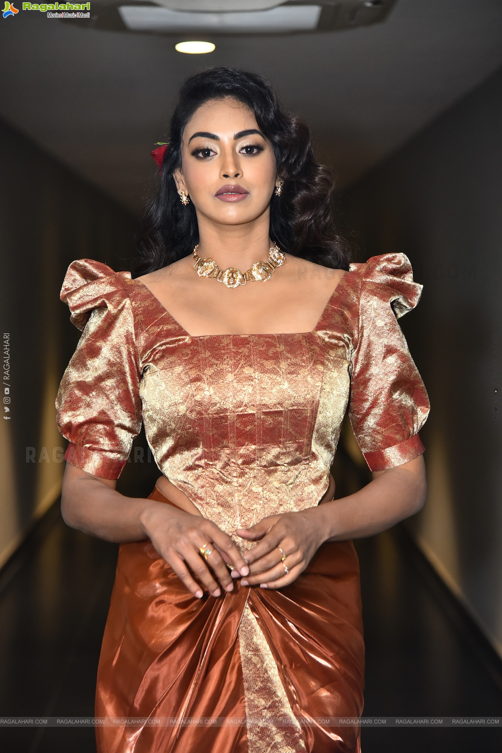 Kamakshi Bhaskarla at 12A Railway Colony Trailer Launch, HD Gallery