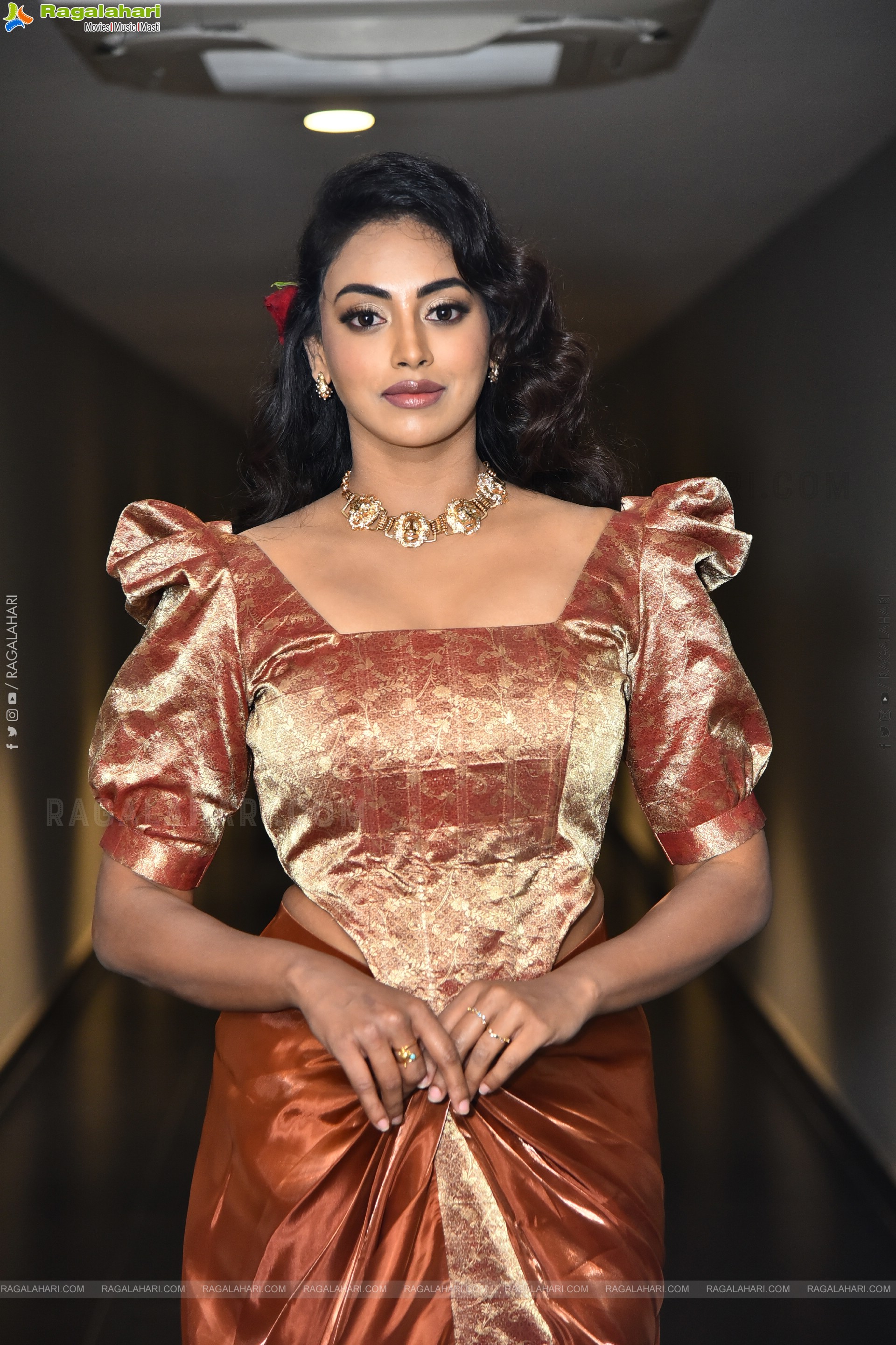 Kamakshi Bhaskarla at 12A Railway Colony Trailer Launch, HD Gallery