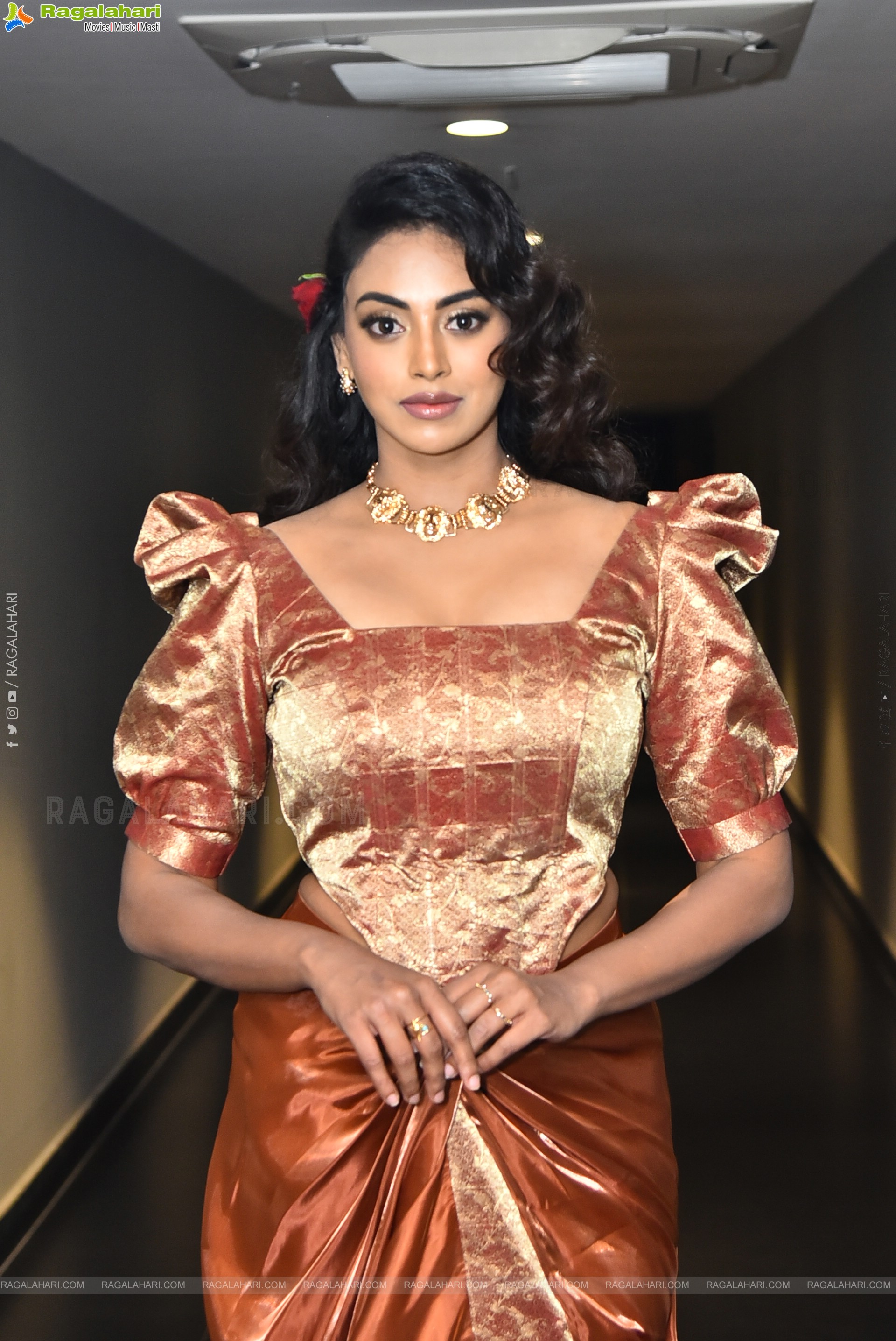 Kamakshi Bhaskarla at 12A Railway Colony Trailer Launch, HD Gallery