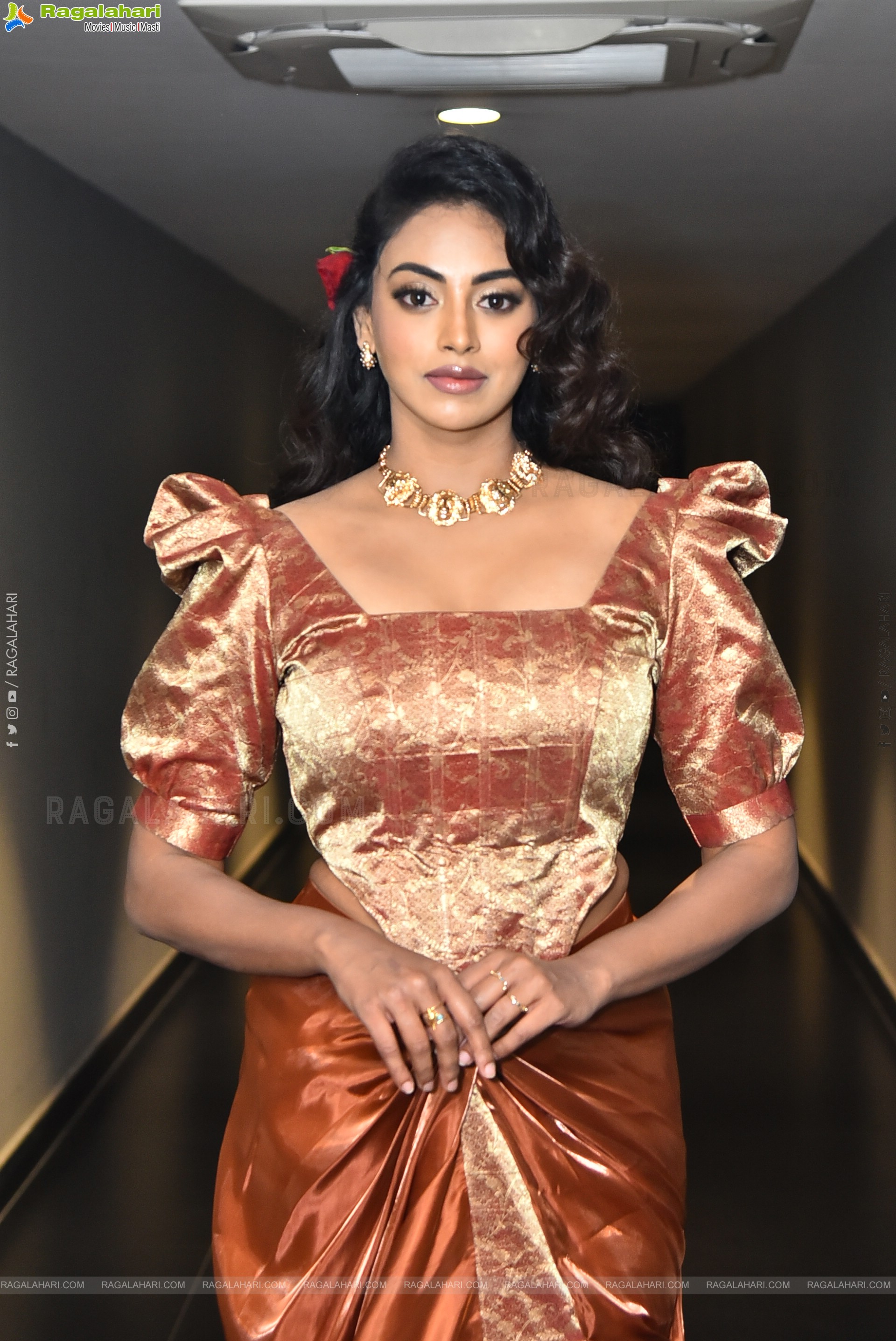 Kamakshi Bhaskarla at 12A Railway Colony Trailer Launch, HD Gallery