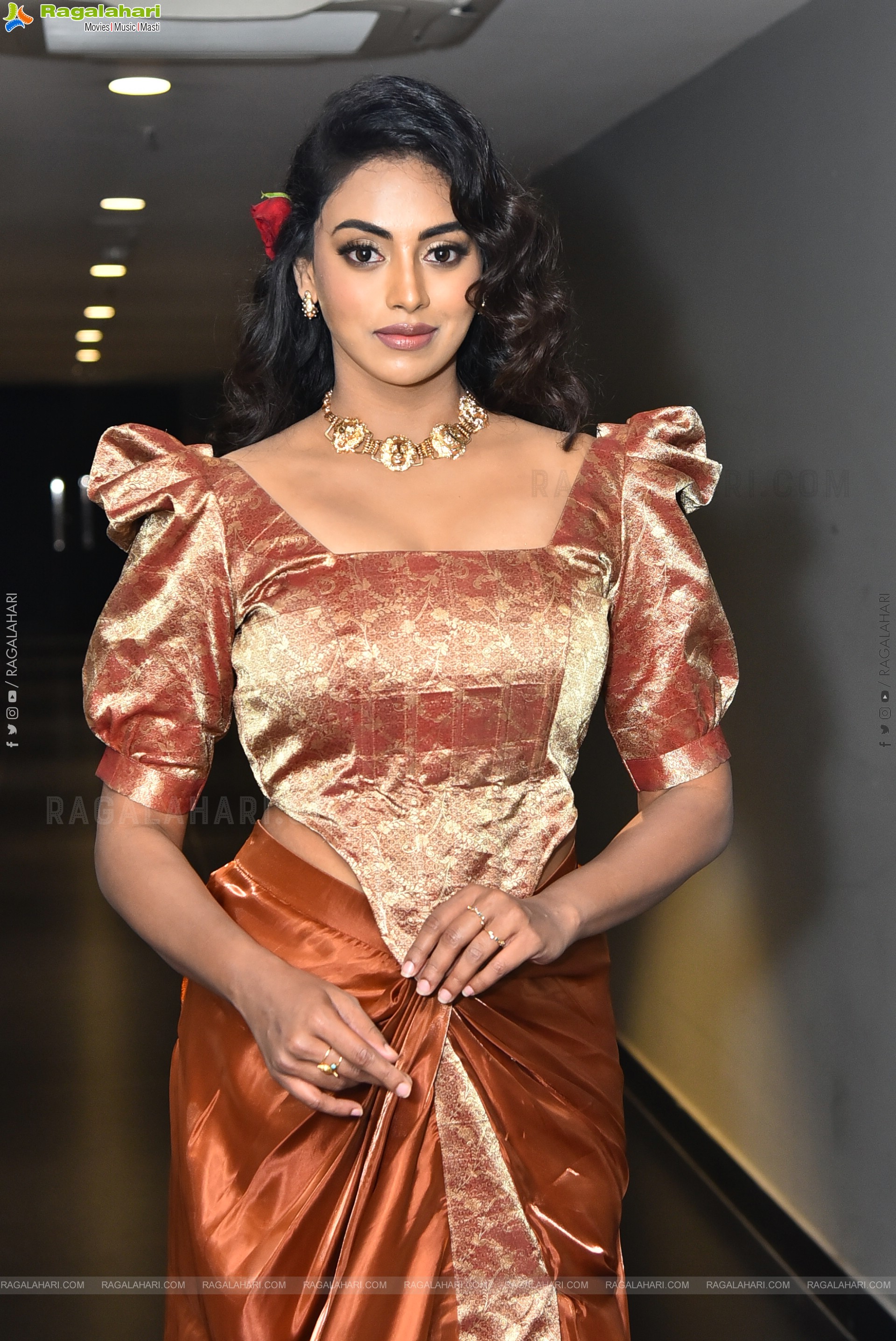 Kamakshi Bhaskarla at 12A Railway Colony Trailer Launch, HD Gallery