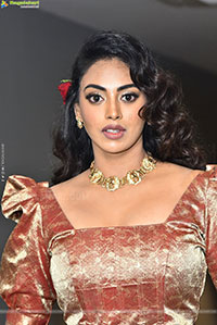 Kamakshi Bhaskarla at 12A Railway Colony Trailer Launch