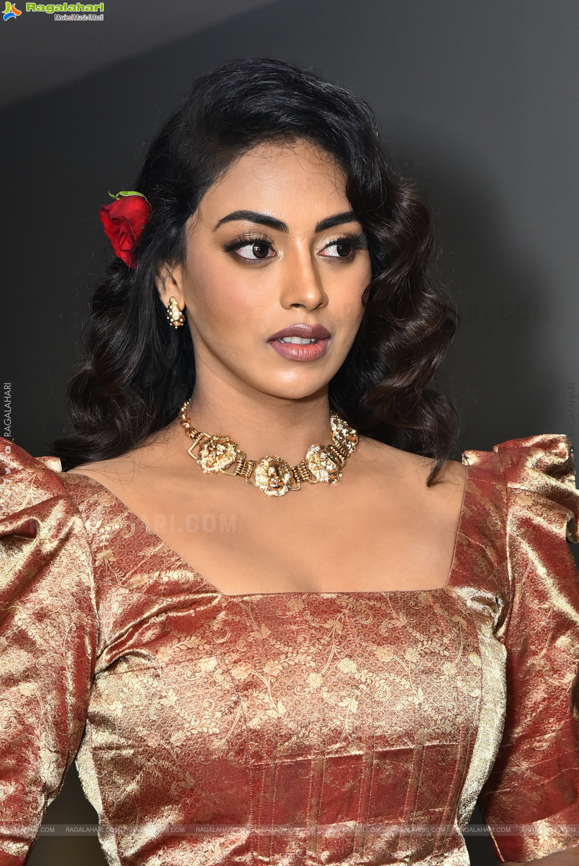 Kamakshi Bhaskarla at 12A Railway Colony Trailer Launch, HD Gallery