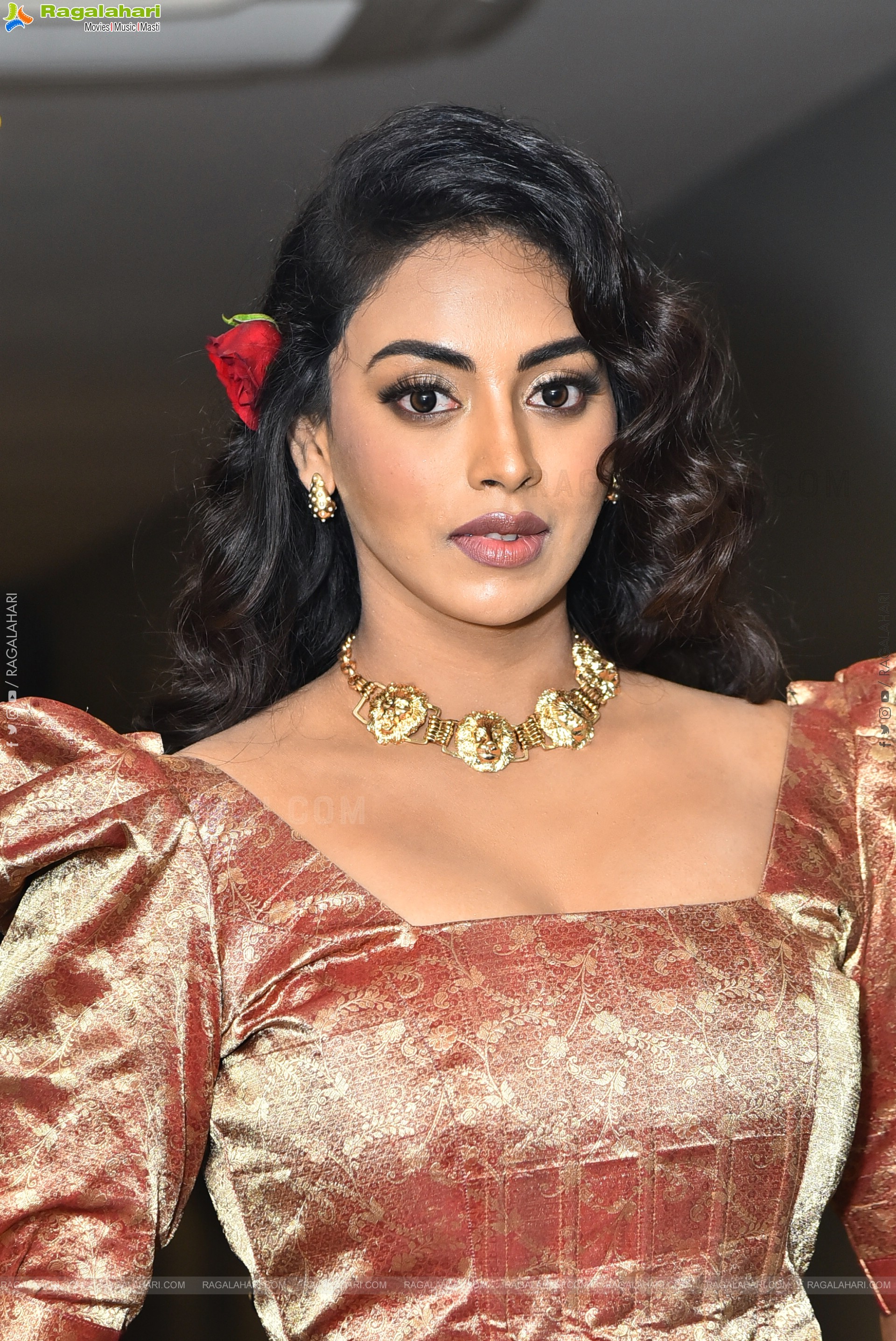 Kamakshi Bhaskarla at 12A Railway Colony Trailer Launch, HD Gallery