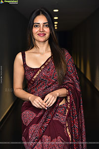 Kushitha Kallapu at 3 Roses Season 2 Teaser Launch