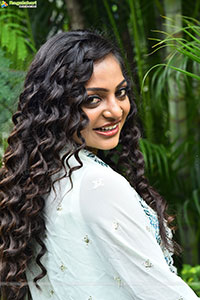 Monalisa Bhosle at Life Movie Launch, HD Gallery