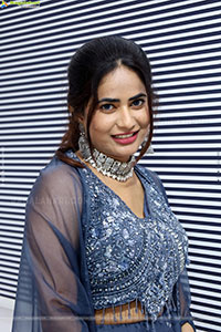 Naziya Khan in Grey Embellished Dress, HD Photo Gallery 