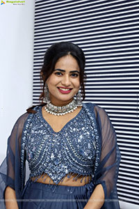 Naziya Khan in Grey Embellished Dress, HD Photo Gallery 