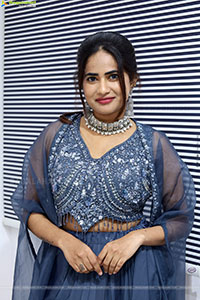 Naziya Khan in Grey Embellished Dress, HD Photo Gallery 