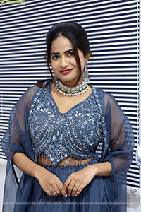 Naziya Khan in Grey Embellished Dress, HD Photo Gallery 