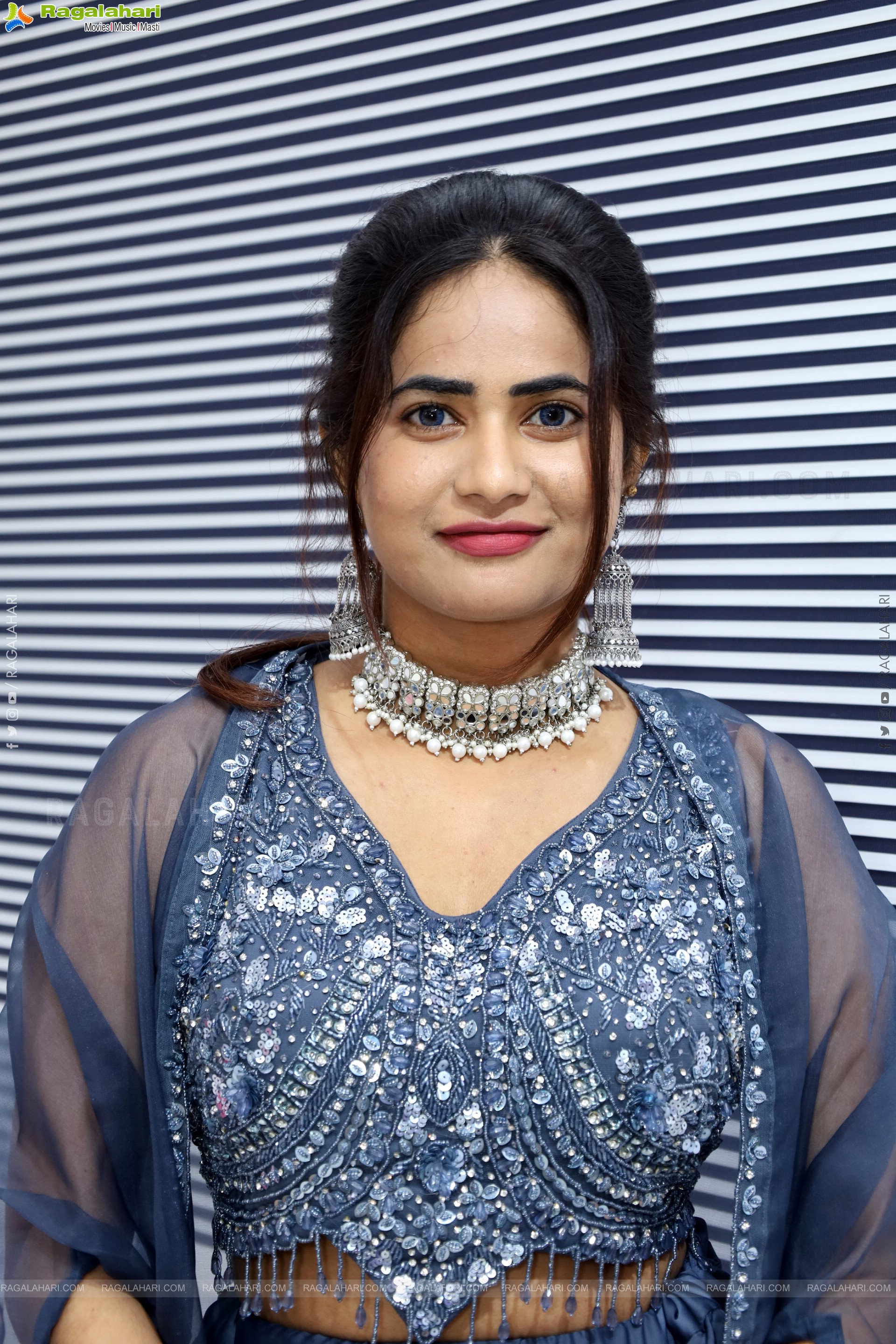 Naziya Khan in Grey Embellished Dress, HD Photo Gallery