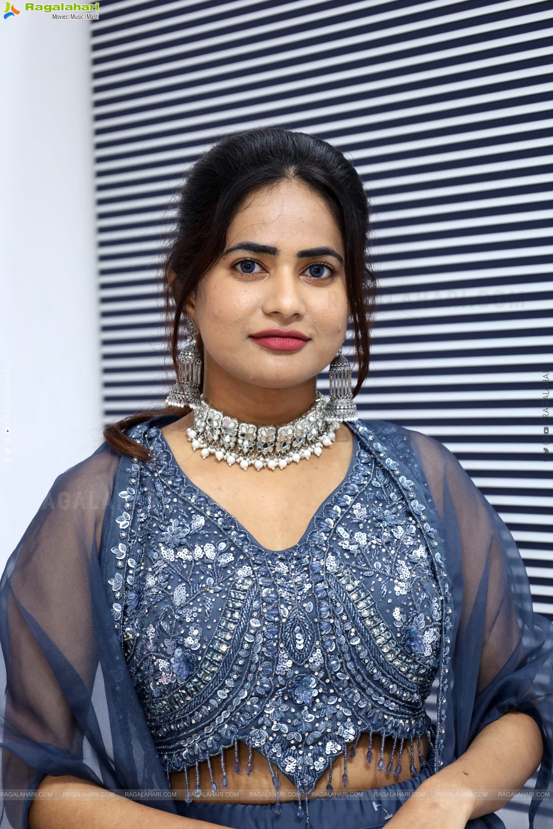 Naziya Khan in Grey Embellished Dress, HD Photo Gallery