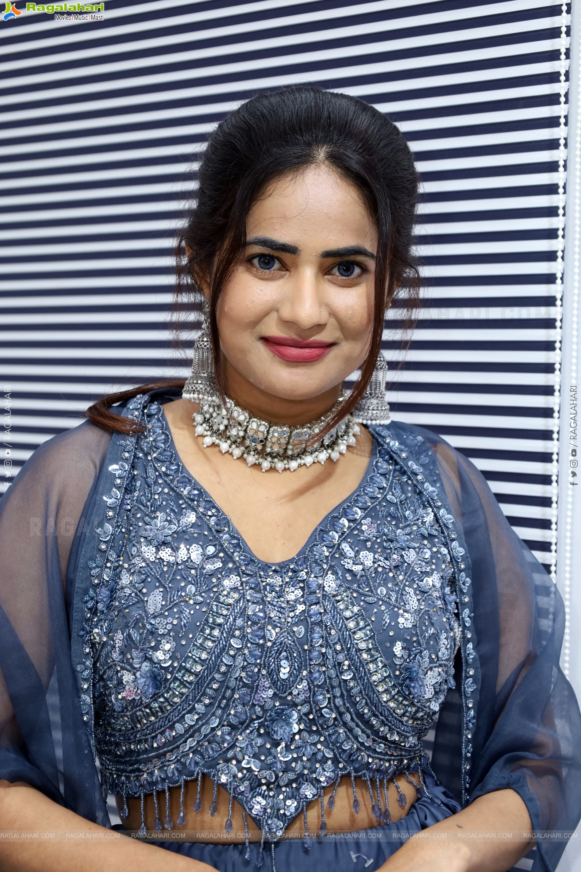 Naziya Khan in Grey Embellished Dress, HD Photo Gallery