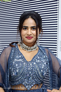 Naziya Khan in Grey Embellished Dress, HD Photo Gallery 