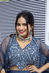 Naziya Khan in Grey Embellished Dress, HD Photo Gallery 