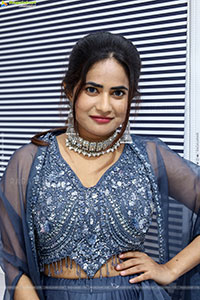 Naziya Khan in Grey Embellished Dress, HD Photo Gallery 