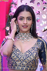 Prachi Thaker Poses with Designer Jewellery