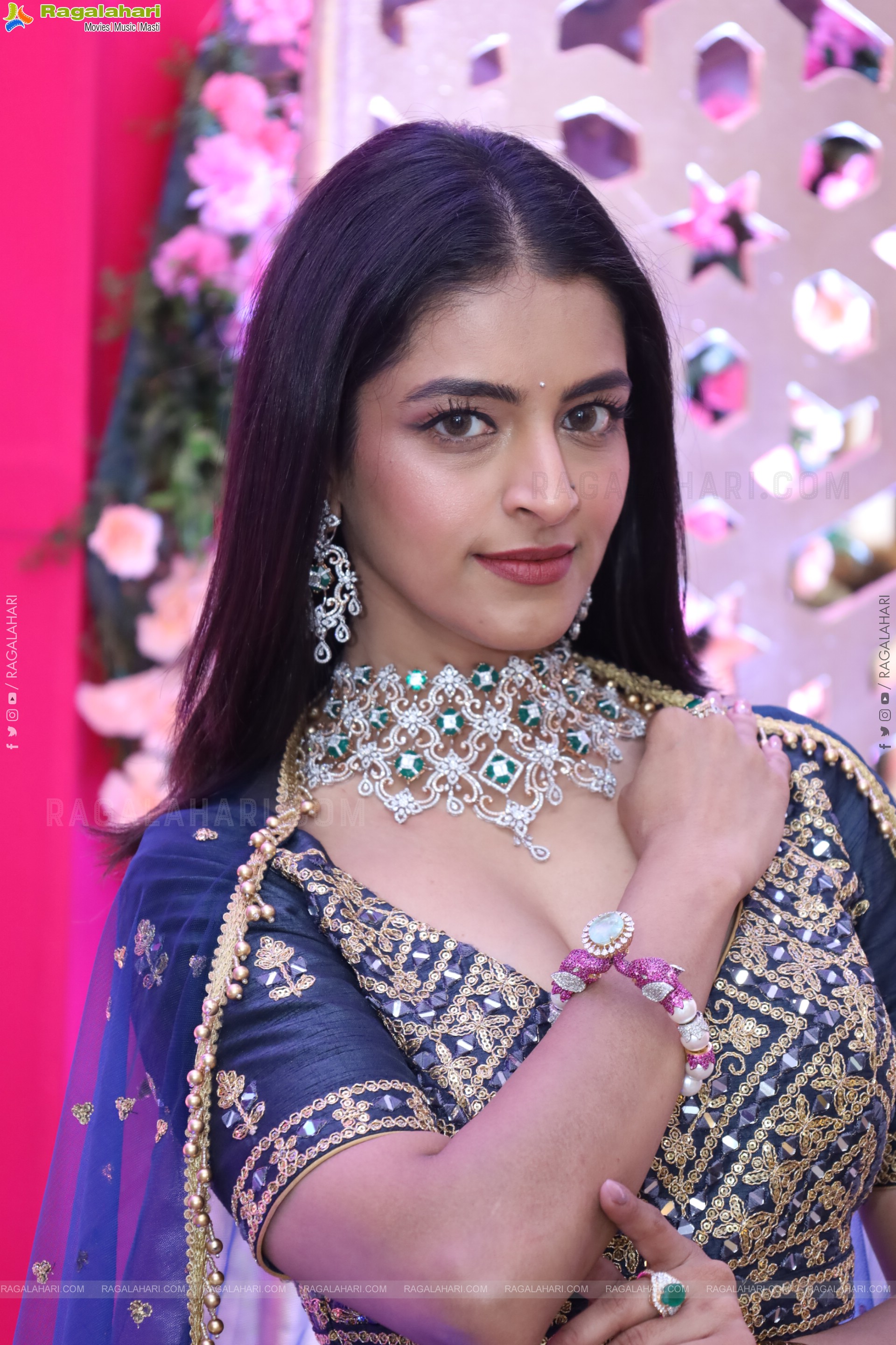 Prachi Thaker Poses with Designer Jewellery, HD Gallery