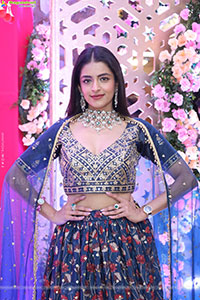 Prachi Thaker Poses with Designer Jewellery