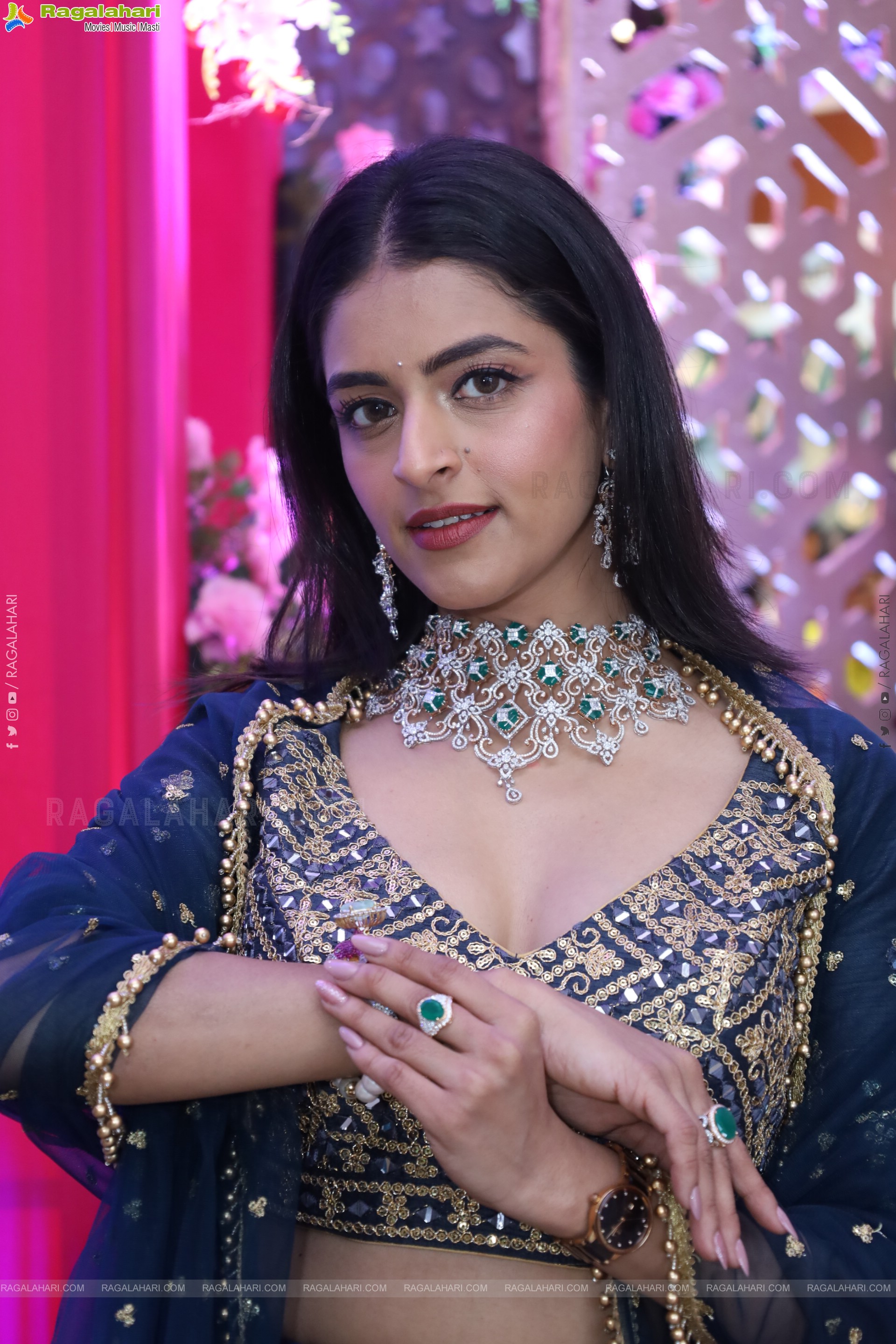 Prachi Thaker Poses with Designer Jewellery, HD Gallery