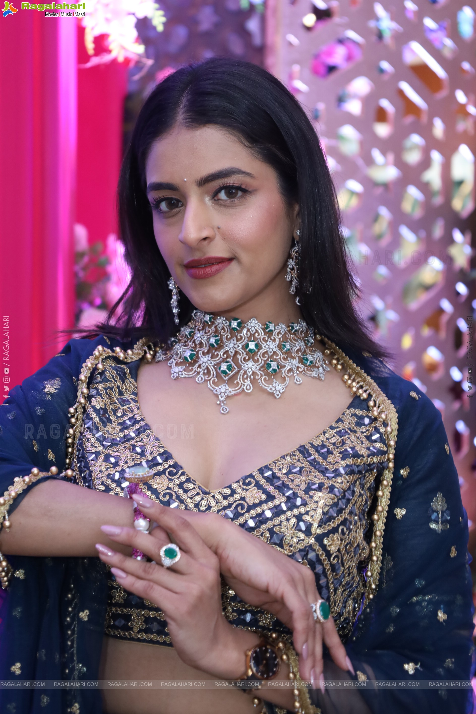 Prachi Thaker Poses with Designer Jewellery, HD Gallery