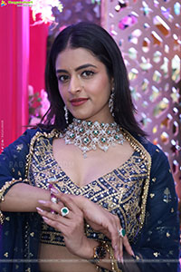 Prachi Thaker Poses with Designer Jewellery