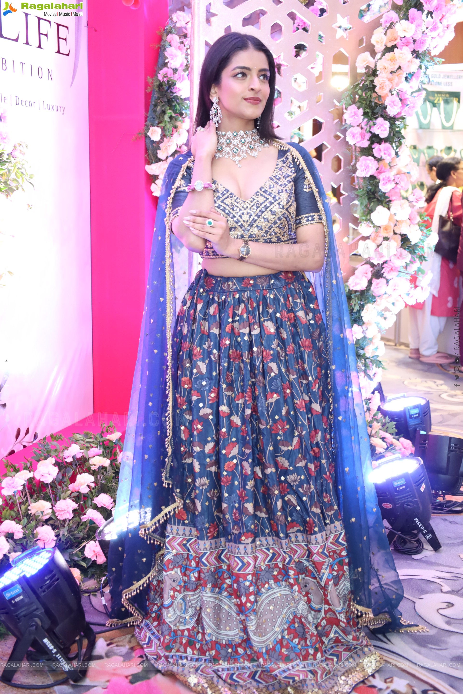 Prachi Thaker Poses with Designer Jewellery, HD Gallery